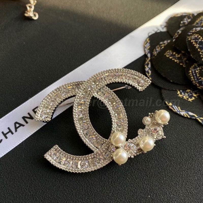 Chanel Brooch 193